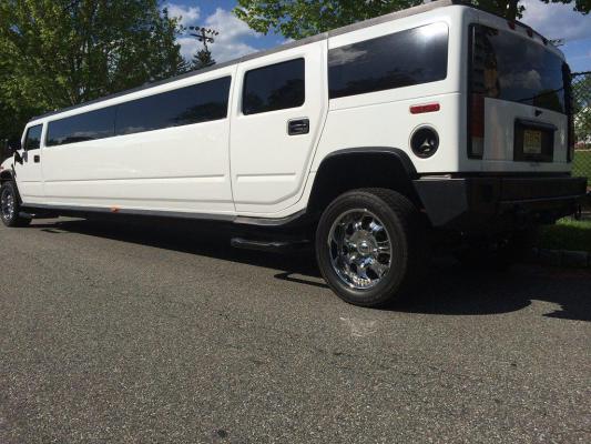 Hummer H2 White Limousine