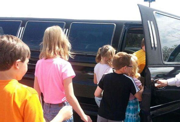 Easy Tips to Save on Your Family Trip with New Jersey Limo