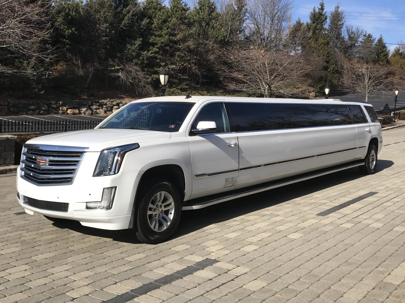 Escalade Limo White 1